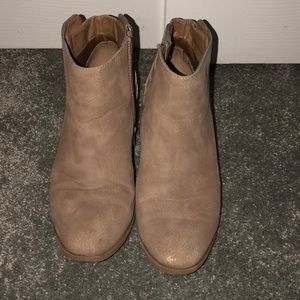 Suede tan booties